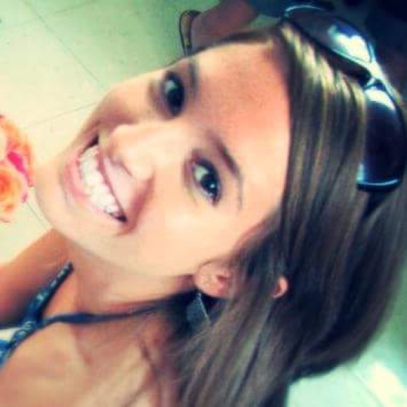 Meet your Posh Ambassador, Allison - Picture 2 of 3